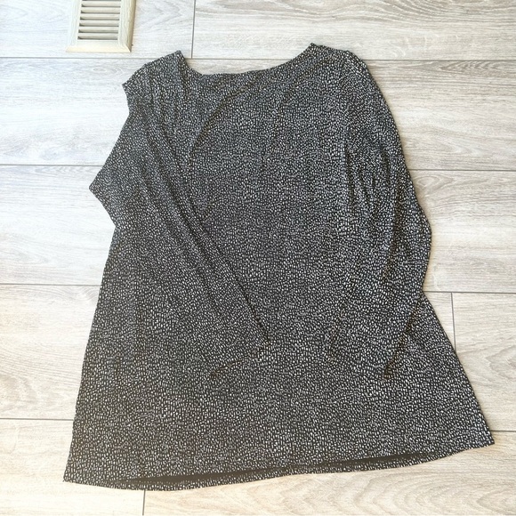 J. Jill Wearever Draped and Stretch Tunics in Black White 3/4 Sleeves - Picture 12 of 13